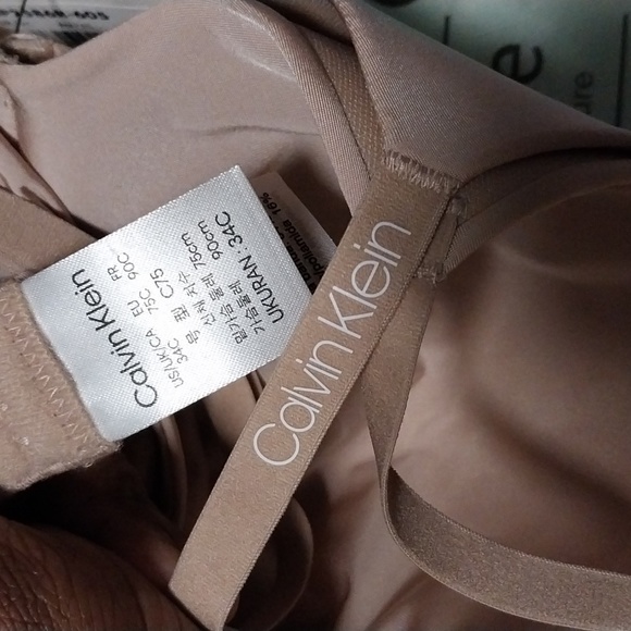 Lightly lined demi bra - Picture 2 of 4